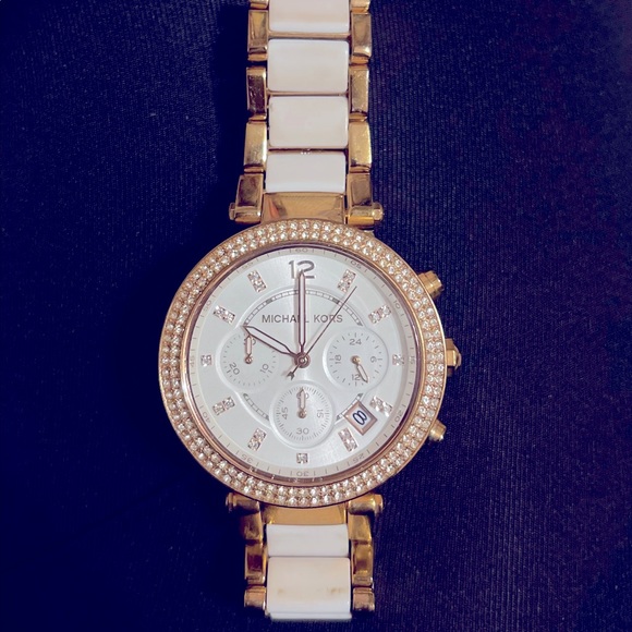 Michael Kors White/Gold Watch - Picture 7 of 10